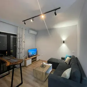 mr-goldi.hotels-in-tirana.com/